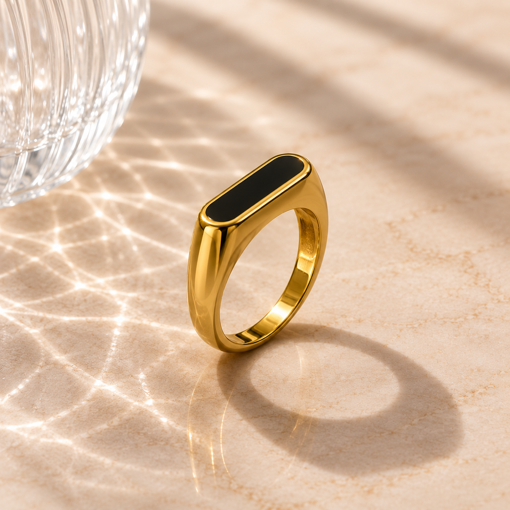 Minimal Black Onyx Signet Ring