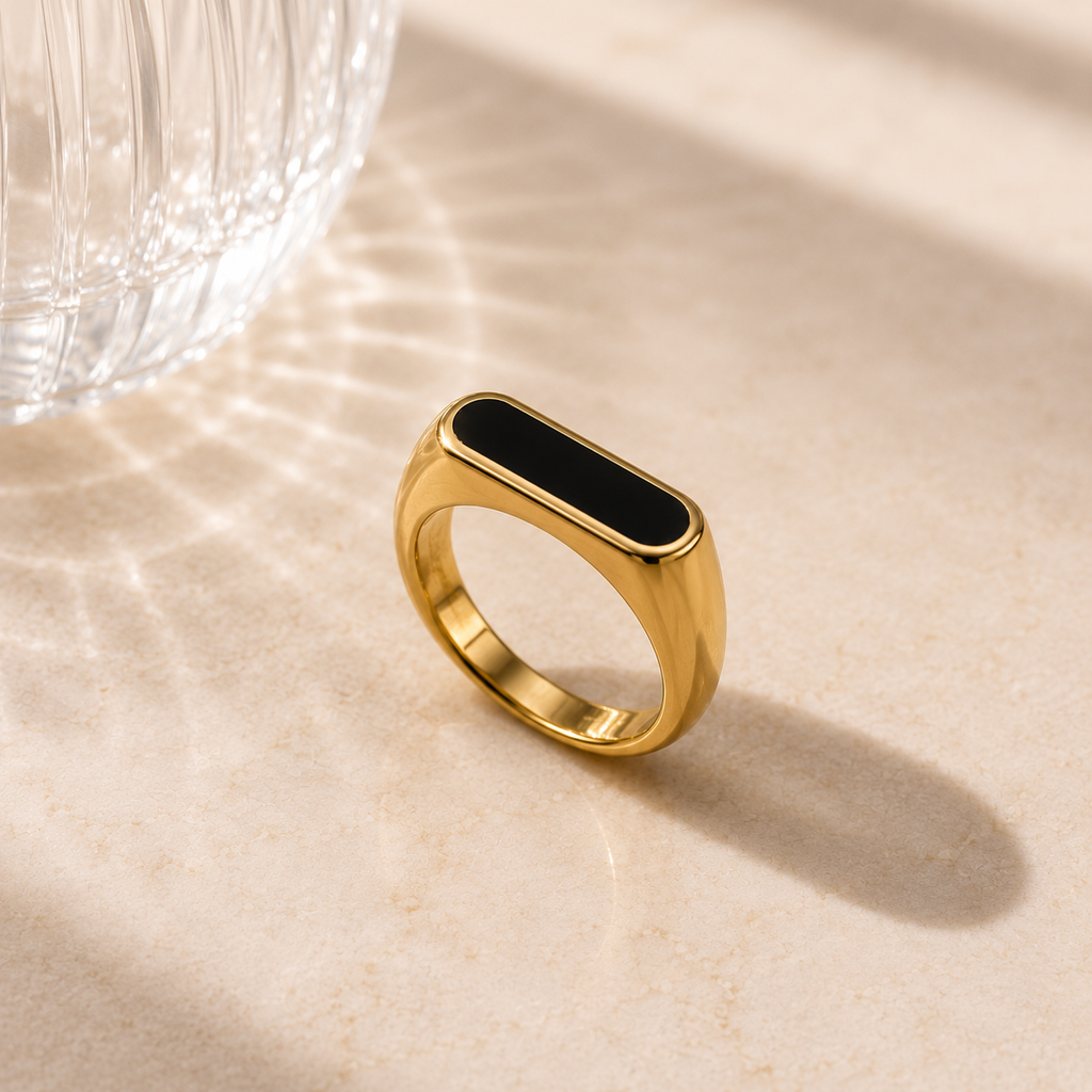 Minimal Black Onyx Signet Ring