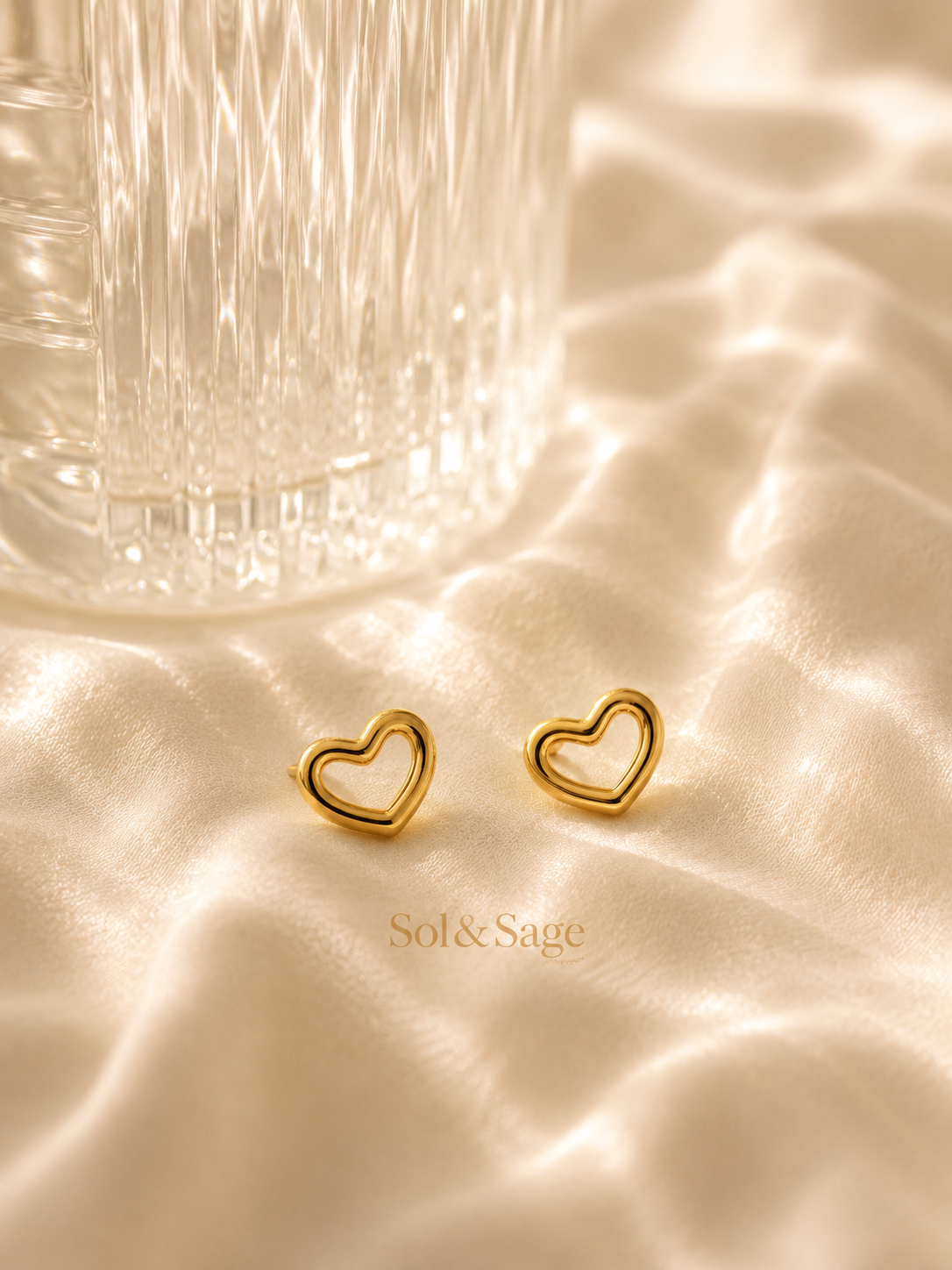 Open Heart Gold Stud Earrings –Sol&Sage