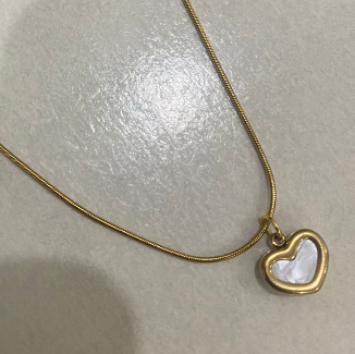 Mother of Pearl Heart Pendant Necklace – Sol&Sage