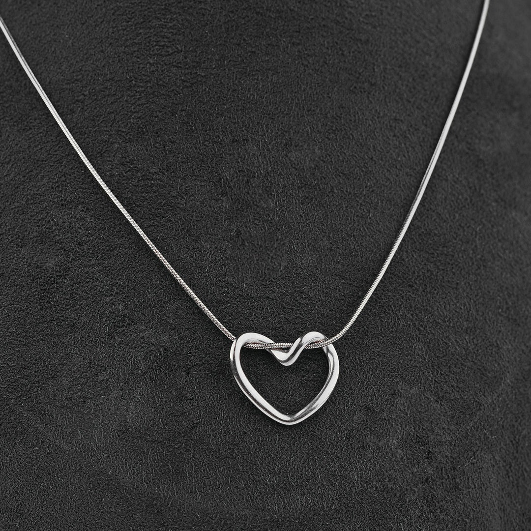 Minimalist Heart Pendant Necklace
