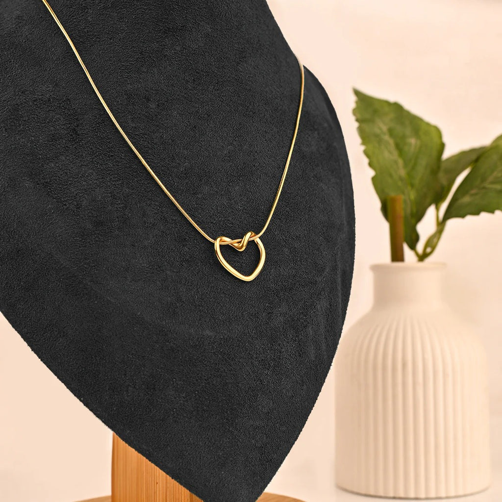 Minimalist Heart Pendant Necklace