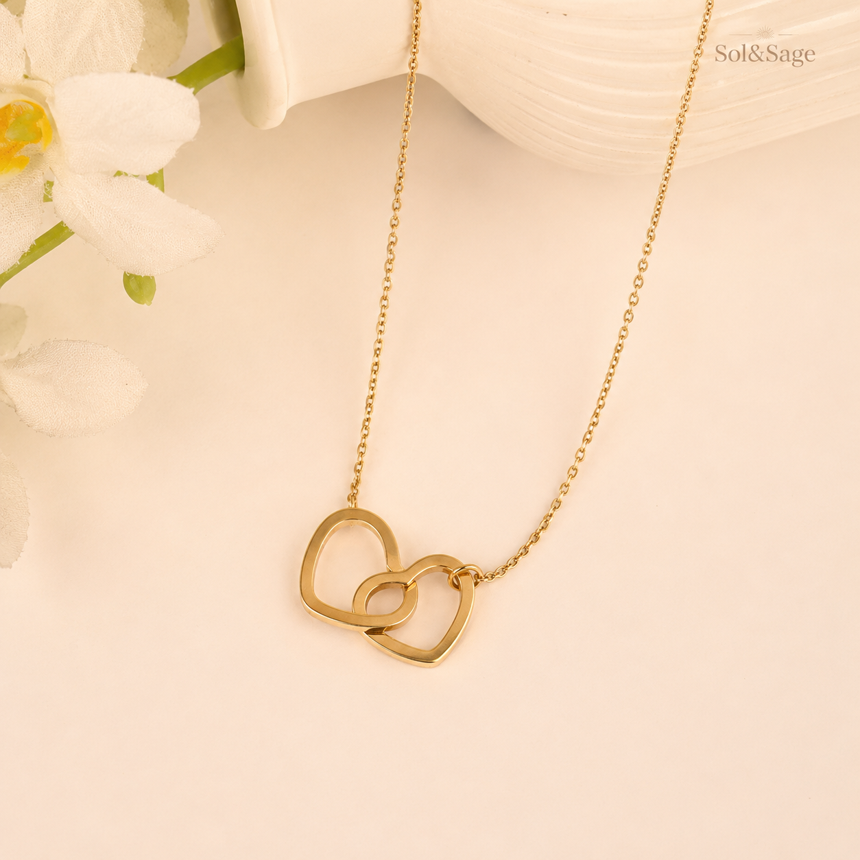 Interlocking Heart Pendant Necklace - Sol&Sage